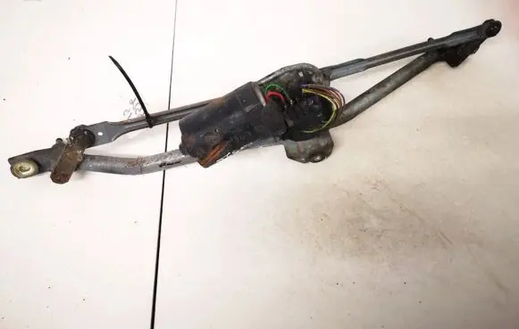 Audi A4 S4 B5 8D Front wiper linkage and motor