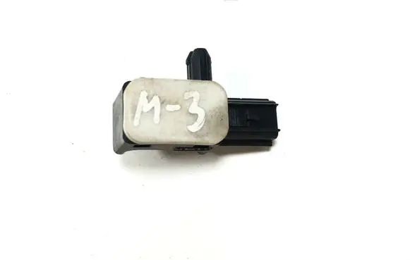 Mazda 3 II Airbag deployment crash/impact sensor BBM457KCO 09011903