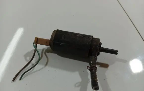 Audi 80 90 S2 B4 Windscreen/windshield washer pump