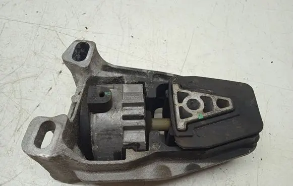 Peugeot 607 Engine mount bracket 326C68