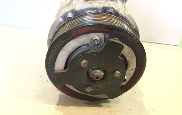 Volkswagen Golf V Air conditioning (A/C) compressor (pump) 1K0820803S R134A