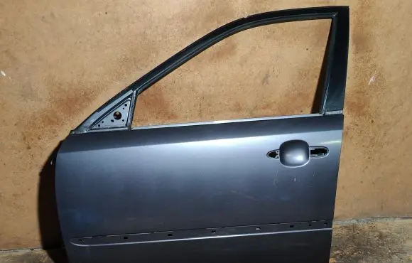 KIA Magentis Front door