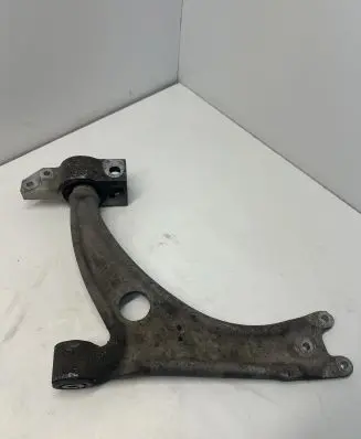 Volkswagen PASSAT B6 Front lower control arm/wishbone