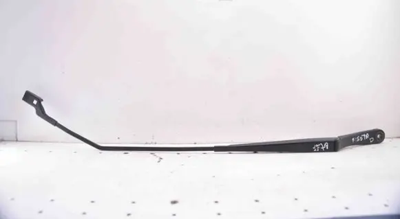 Windshield/front glass wiper blade