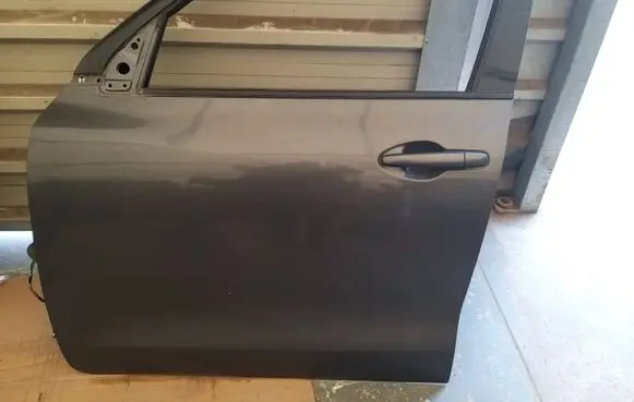 Suzuki Swift III Front door ZMW