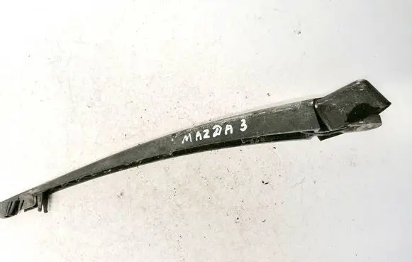 Rear wiper blade arm