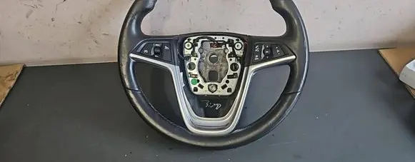 Opel Insignia A Steering wheel 6091702