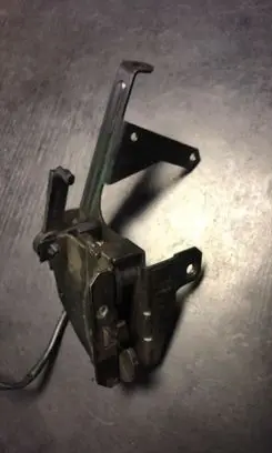 BMW 5 E39 Tailgate window lock/catch/latch 8238469