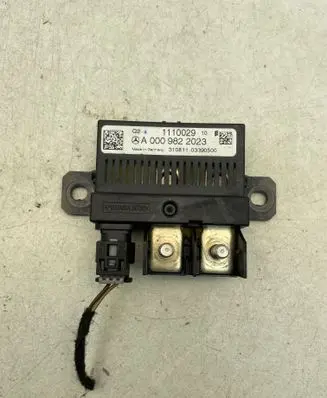 Mercedes-Benz E W212 Charging relay 1110029 A0009822023 3108113390500