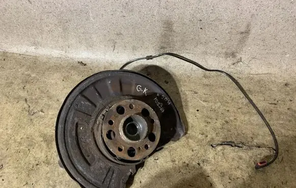 Mercedes-Benz C W204 Rear wheel hub