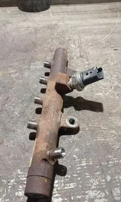 Renault Megane III Fuel main line pipe