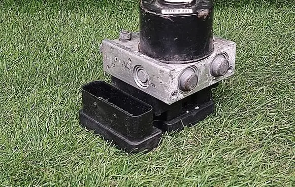 Ford Focus ABS Pump 3M512M110GA