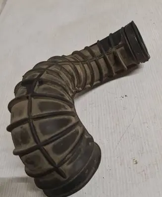 Air intake hose/pipe