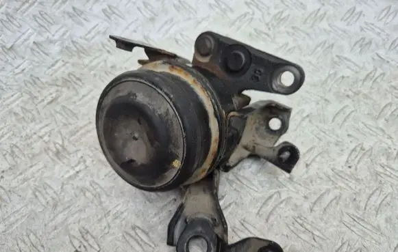 Toyota Corolla Verso AR10 Engine mount bracket 1230527020