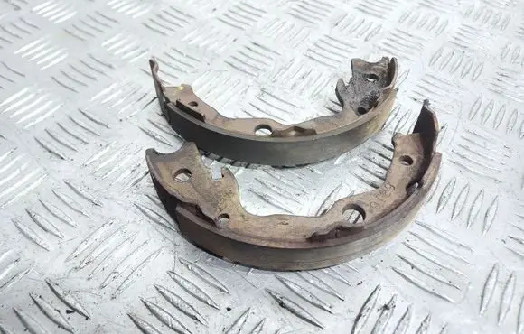 Nissan Qashqai Handbrake/parking brake pads 