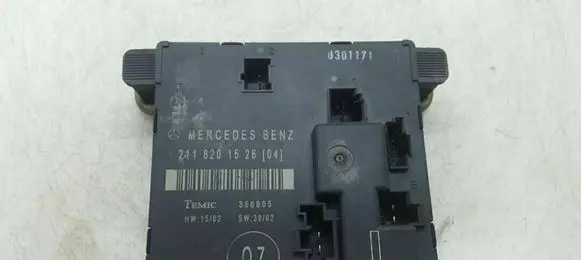 Mercedes-Benz E W211 Door control unit/module 2118201526