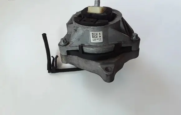 BMW 1 F20 F21 Engine mount bracket 6859407