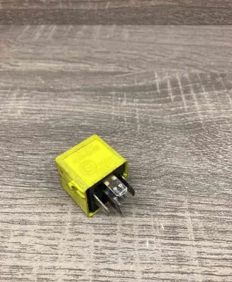 BMW 3 E46 Other relay 1389105 V23134K52X181