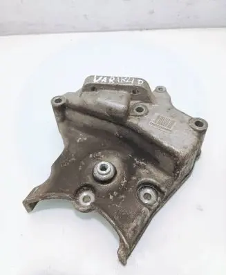 Opel Zafira B Engine mounting bracket 55192649 8813