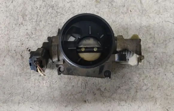 Ford Fiesta Throttle valve