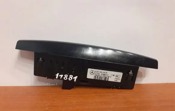 Mercedes-Benz E W212 Parking PDC sensor display screen A0015424623 11881