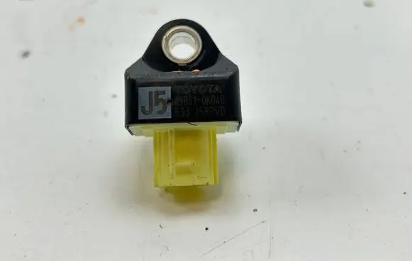 Toyota Hilux (AN120, AN130) Airbag deployment crash/impact sensor 898310K040