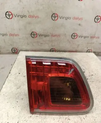 Toyota Avensis T270 Tailgate rear/tail lights 08052