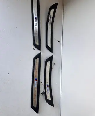 BMW M5 F90 sill trim set (inner) 8061069 00000254 8S000008601