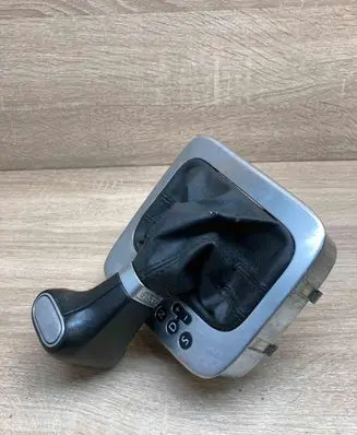 Volkswagen Golf Plus Gear lever shifter trim leather/knob 5M1713203G