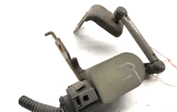 Nissan Qashqai Headlight/headlamp level sensor 6PM008043