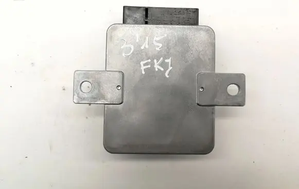 Mazda 3 II Fuel injection pump control unit/module PE0218561