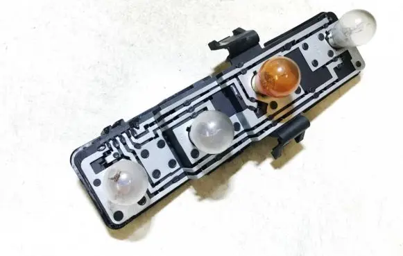 Citroen Xsara Picasso Tail light bulb cover holder