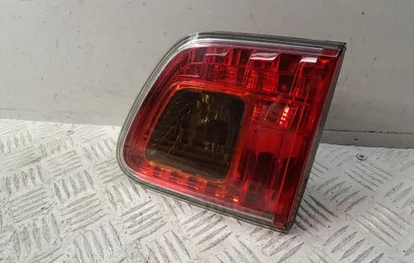 Toyota Avensis T270 Tailgate rear/tail lights 8158105110 89032447A