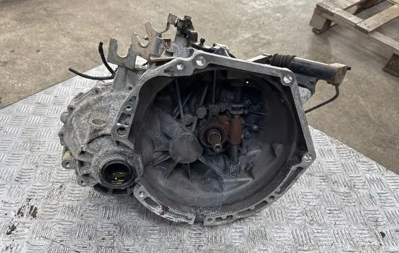 Manual 5 speed gearbox