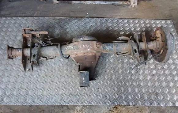 Mitsubishi Pajero Sport I Rear axle beam 