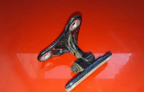 Mercedes-Benz S W220 Front door lower hinge 46LI