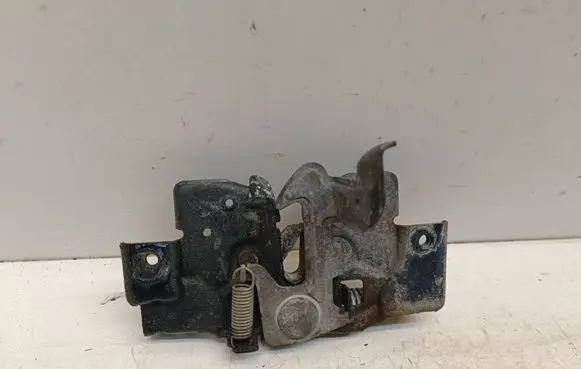 Engine bonnet/hood lock/catch