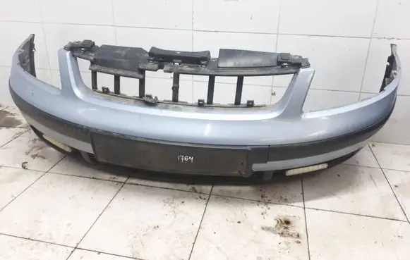Volkswagen PASSAT B5 Front bumper 3B0807231