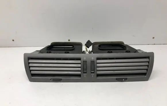 BMW 7 E65 E66 Dash center air vent grill 8223599