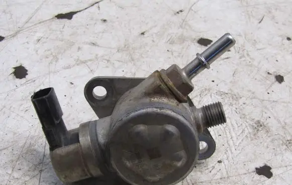 Nissan Qashqai Fuel injection high pressure pump 166304016R