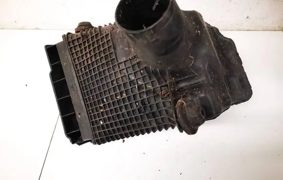 Renault Megane II Air filter box 8200369755 8200369806