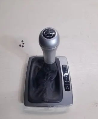 Mercedes-Benz C W204 Gear lever shifter trim leather/knob A2042672410 DBHD720192