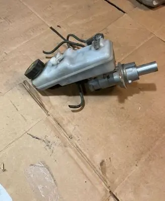 Toyota Corolla E140 E150 Master brake cylinder 0204Y24235 6402121 0910022B