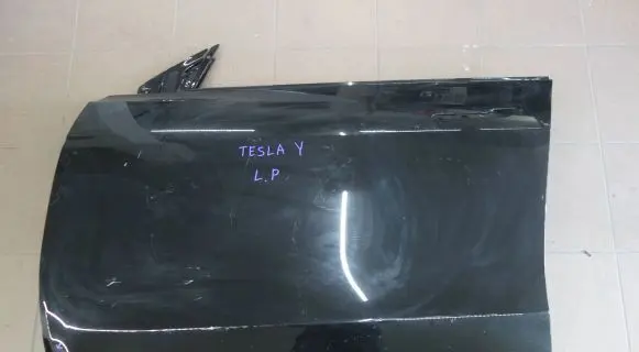 Tesla Model Y Front door 149353700D 01222