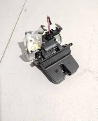 Skoda Superb B6 (3T) Tailgate/trunk/boot lock/catch/latch 3T9827520