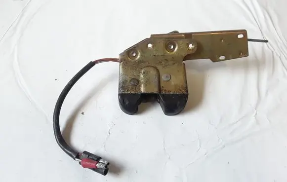 Ford Scorpio Tailgate/trunk/boot lock/catch/latch 85GBA43102