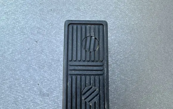 Nissan Patrol Y61 Foot rest pad/dead pedal 67840VB000