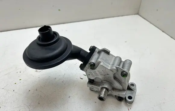 Audi A6 S6 C6 4F Oil pump 059115105BK