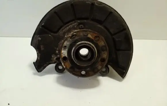 Audi Q3 8U Front wheel hub