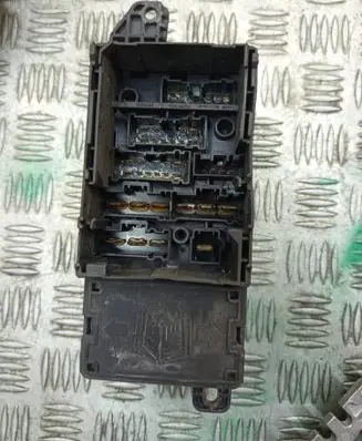 Mini One - Cooper R50 - 53 Fuse box set 6906604 112439210503 142664